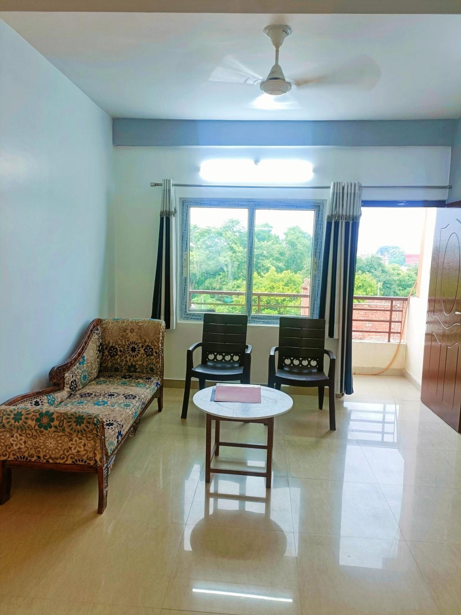 Pretty Garden View Apartment 3Bhk Furnished Flat Near Kashi Vishwanath Temple Варанаси Екстериор снимка